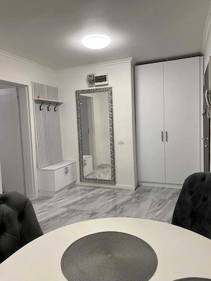 Inchiriez apartament cu 3 camere - Piata Gorjului - imagine 3