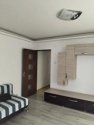 Proprietar închiriez apartament cu doua camere semidecomandat în Bacău  - imagine 3