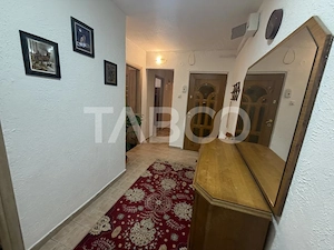 Apartament decomandat 80 mpu 3 camere 2 bai etaj 2 zona 1 Decembrie - imagine 6