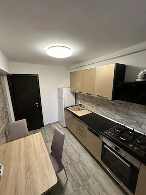 De inchiriat ap 2 camere decomandat