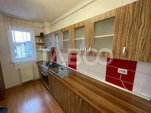 Apartament spatios cu 2 camere si balcon etaj 2 Selimbar Sibiu - imagine 6