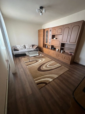 Apartament cu 3 camere de vânzare 