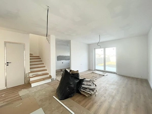 Duplex cu 5 camere separat prin camera tehnica - Mosnita Noua