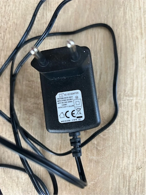 Lot accesorii audio electronice: Alimentator 5V 1.2A + Prelungitor audio cu potentiometru volum