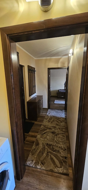 Închiriez apartament 