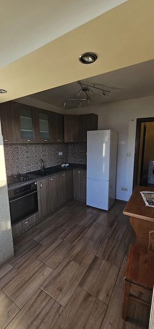 Închiriez apartament  - imagine 5