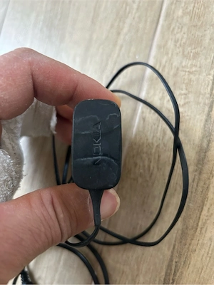 Lot accesorii telefoane: căști Samsung & Nokia WH-101, încărcător Nokia mufă subțire, cabluri USB și