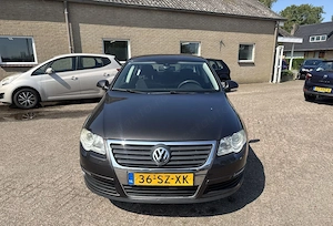 Volkswagen Passat 2.0 FSI Comfortline - imagine 4
