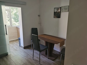 Închiriez apartament 3 camere 