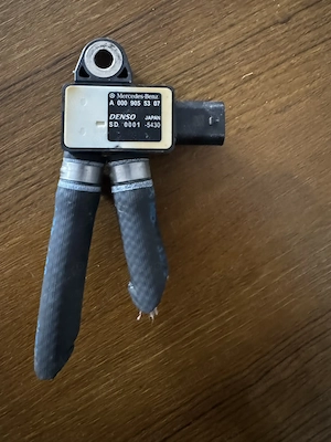 A0009055307 senzor de presiune diferențială pentru filtrul de particule Mercedes original