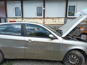 dezmembrez Alfa Romeo 147