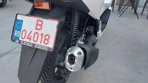 Închiriez scuter Honda PCX 125   NOU, 0 km    Se conduce cu permis categoria B   Scooter for rent - imagine 5