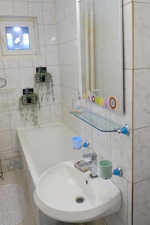 Inchiriez apartament cu 3 camere in zona Soarelui - imagine 6