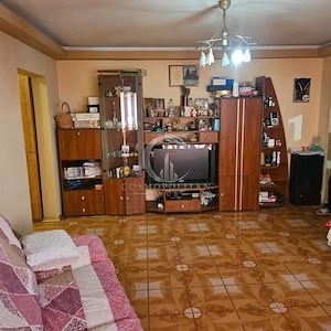 Apartament cu 3 camere ~ zona Brosteni / Colegiu ~ etaj 3 din 4 - imagine 4