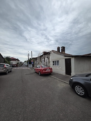 Proprietate cu potențial comercial – casă și teren în zona Clubul Politistilor / - imagine 2