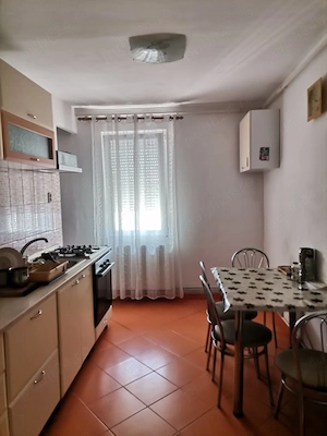 Vand apartament, cartier armatei, etajul 4 - imagine 2