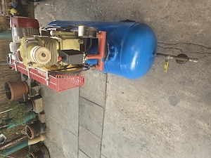 Compresor aer 200 litri