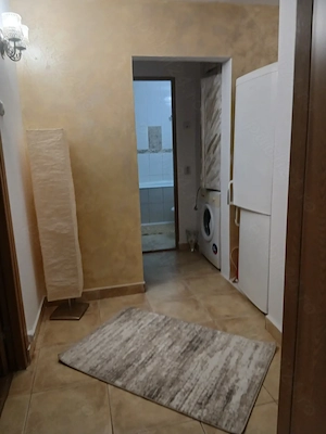 Închiriez apartament cu 2 camere etaj 4 , zona orizont lângă clădirea Distrigaz de pe str Luceafărul - imagine 2