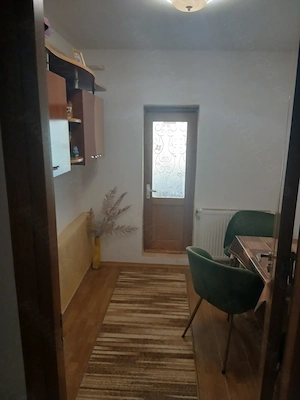 Închiriez apartament cu 2 camere etaj 4 , zona orizont lângă clădirea Distrigaz de pe str Luceafărul - imagine 3