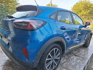 Vând FORD PUMA hibrid 2021, benzină, stare excelentă, 22700 Km, roți de iarnă, prim proprietar - imagine 2