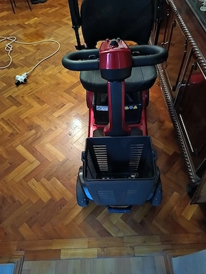 Vand scuter electric pentru persoane cu dizabilități 