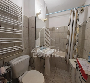Apartament de vanzare cu 3 camere si 2 bai, decomandat, zona Sagului - imagine 7