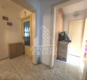 Apartament de vanzare cu 3 camere si 2 bai, decomandat, zona Sagului - imagine 8