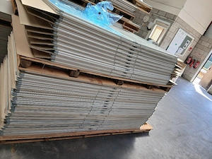 Vitrină de afișaj pentru instituții de învățământ, cu ramă din aluminiu și protecție transparentă - imagine 5