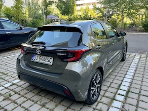 Toyota Yaris Dynamic Plus Hybrid achizionata de noua din romania garantie extinsa - imagine 5