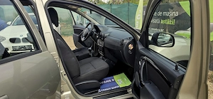 Dacia Duster 4x4 an 2011 motor 1600 cm3 benzina 105 c,p euro 5 aer conditionat carlig remorcare  - imagine 9