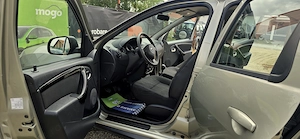 Dacia Duster 4x4 an 2011 motor 1600 cm3 benzina 105 c,p euro 5 aer conditionat carlig remorcare  - imagine 6