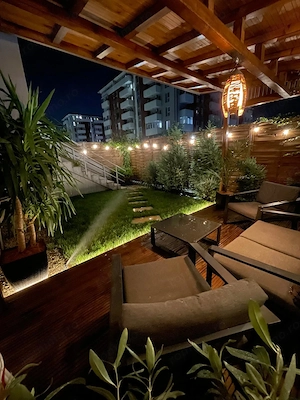 Studio de vanzare cu gradina + loc parcare
