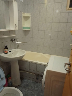 Proprietar inchiriez apartament 2 camere zona Bălcescu  - imagine 9