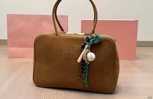 Miu Miu Beau geantă de damă, piele naturală