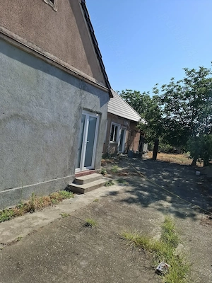 Casa de vânzare Cicir la 10km de Arad Casa de vânzare în Cicir la 10 km de Arad! În curs de renovare - imagine 2