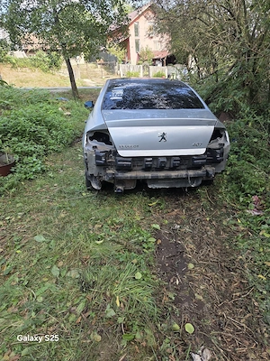 Dezmembrez Peugeot 407 - imagine 4
