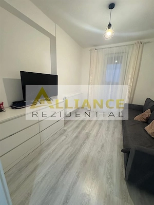 Apartament 3 camere de vânzare