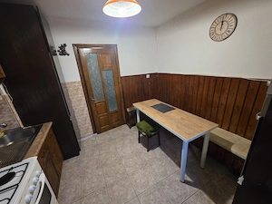 Închiriez apartament spațios în zona Dâmbovița - imagine 4
