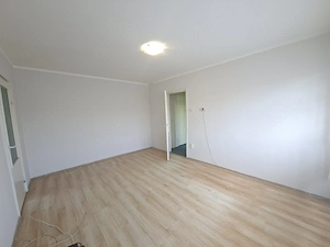 Apartament 2 camere de vanzare strada Aleea Biruintei si balcon etaj 4 Mihai Viteazul  - imagine 2