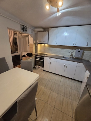 Apartament 3 camere, decomandat, mobilat, 80 mp - imagine 9