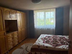 Casa 4 cam 2 bai 120mp P+E Avrig central curte 270 mp anexe renovata mobilata toate utilitatile - imagine 6