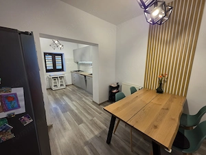 Apartament 4 camere la parter, terasa proprie, curte cu copaci batrani, Ploiesti - imagine 2