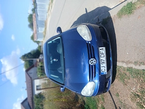 Vînd  w golf 5 din 2005 1.9 tdi   consum mic acte la zi se dă cu fiscal  masină ideală