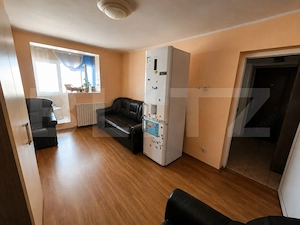 Apartament de vânzare – Micro 6, Târgoviște | Poziție excelentă - imagine 2