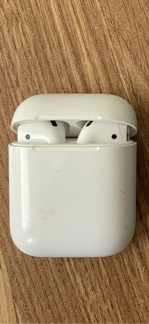 Căști Originale Apple AirPods 2 perfect funcționale țin bateriile.Vin fără încărcător.