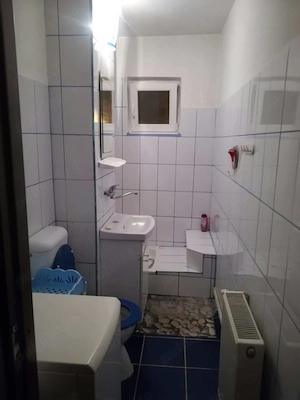 Închiriez apartament cu 2 camere, la etajul 1 lângă Spitalul Nova Vita, Top med - imagine 4
