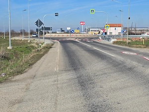 Vand teren  intrav 4,5 HA,la inelul de AUTOSTRADA-Biharia si front  CENTURA si sens giratoriu pe DN - imagine 5