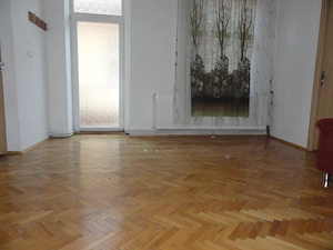 Apartament 2 camere, etajul 2, Bdul Revolutiei, 103 mp, renovat, mobilat si utilat - imagine 14