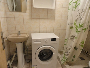 Apartament 2 camere, etajul 2, Bdul Revolutiei, 103 mp, renovat, mobilat si utilat - imagine 10