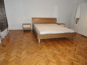 Apartament 2 camere, etajul 2, Bdul Revolutiei, 103 mp, renovat, mobilat si utilat